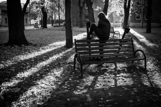 Młodzież na szczudłach