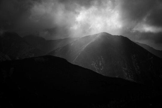 Górski stok - czarnobielj