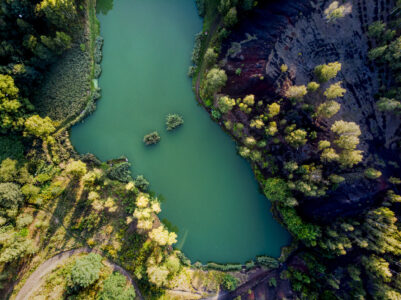 Copyright: Agnieszka Budzyńska Staw na Ajsce z lotu ptaka