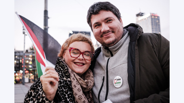 Copyright: Agnieszka Budzyńska Ola i Jonathan na proteście.