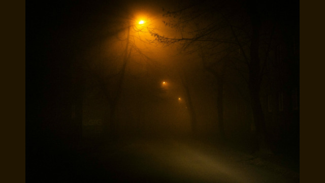 2. Nocna środa w mgle.