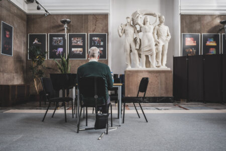 Krzysztof. Od lat działa na rzecz osób Głuchoniewidomych.